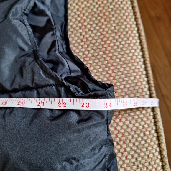 Crosby And Grand Women's Black Quilted Puffer Vest Outerwear - Picture 5 of 10